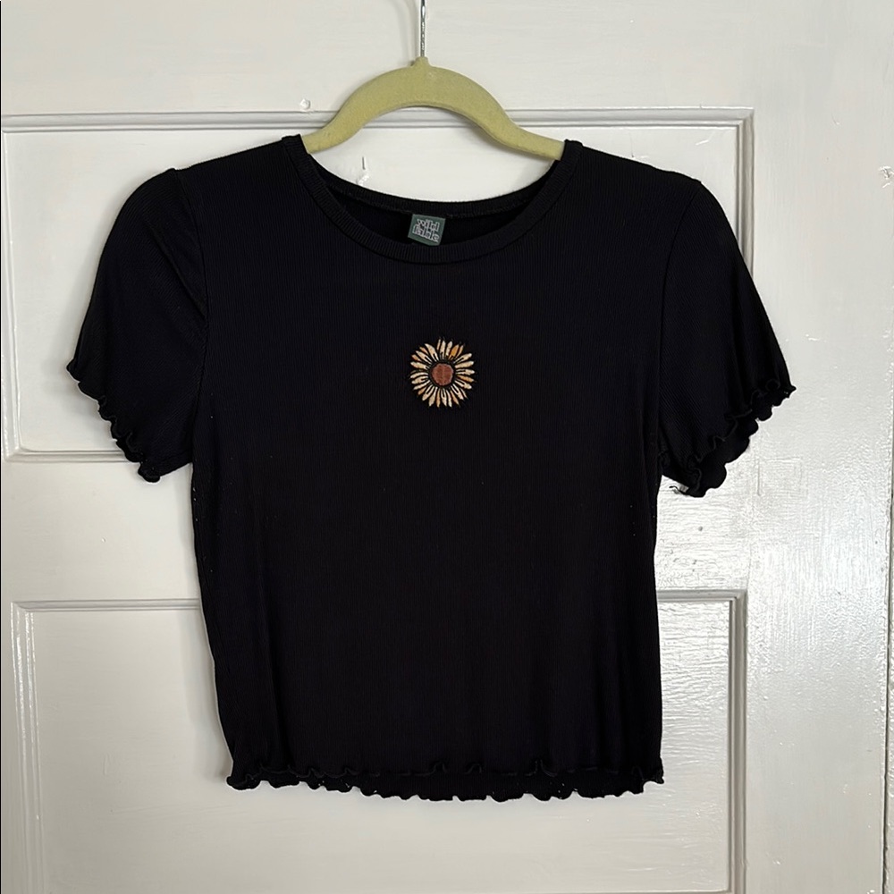 Cropped Daisy Tee